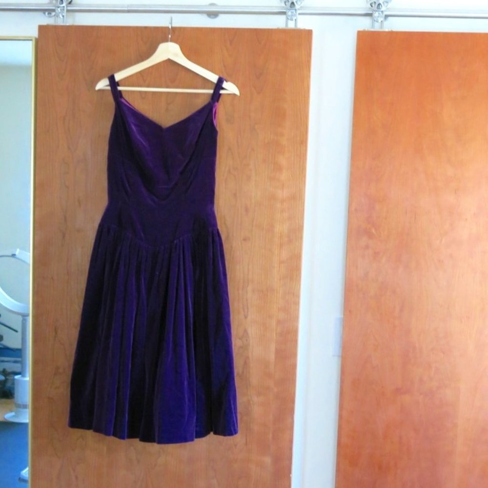 Vintage 1950s purple velvet cocktail dress